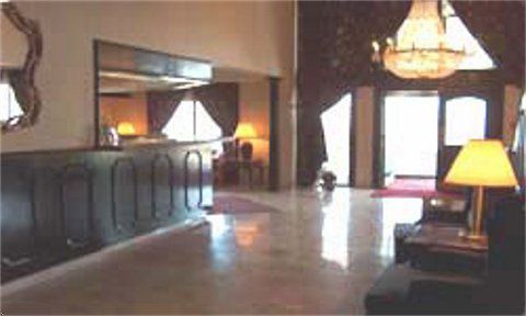 Westmont Inn & Suites Omaha Interior photo